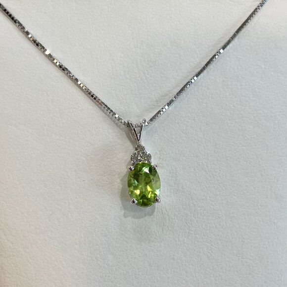 Peridot And Diamond White Gold Necklace - Picture 5 of 5